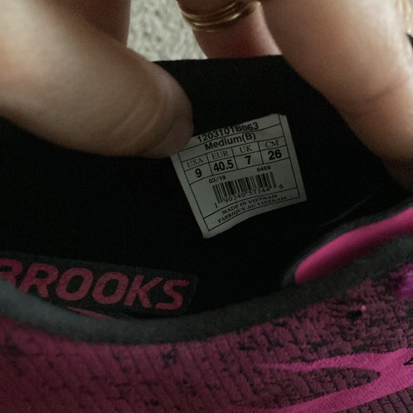 NWOT Brooks Mach 19 Spikes Running Track Shoes Women Sz 9 Medium - Picture 3 of 4